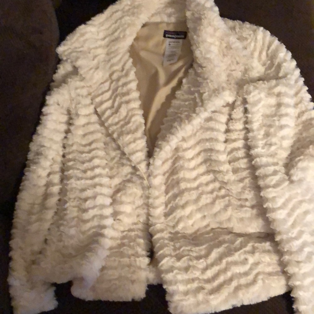 Women’s Patagonia jacket!